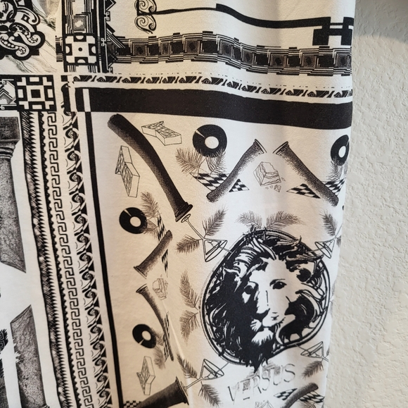 VERSUS VERSACE T shirt. Size M - Picture 5 of 11
